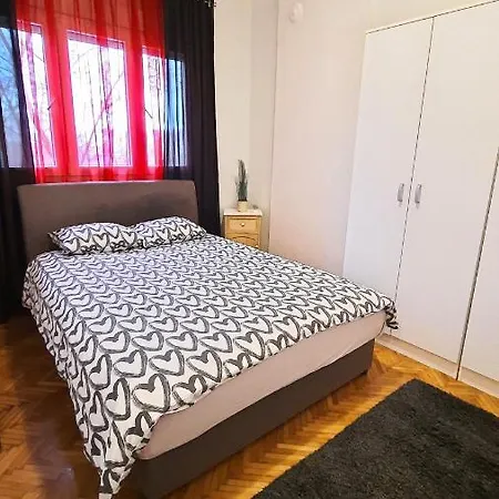 Cozy, Charming One Bedroom Podgorica