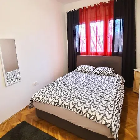 Cozy, Charming One Bedroom *