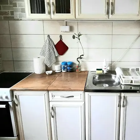 Cozy, Charming One Bedroom